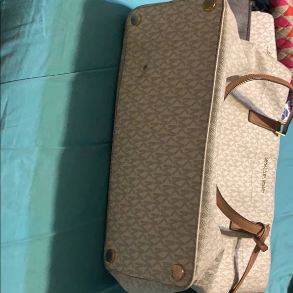 Michael Kors purse - Picture 3 of 3